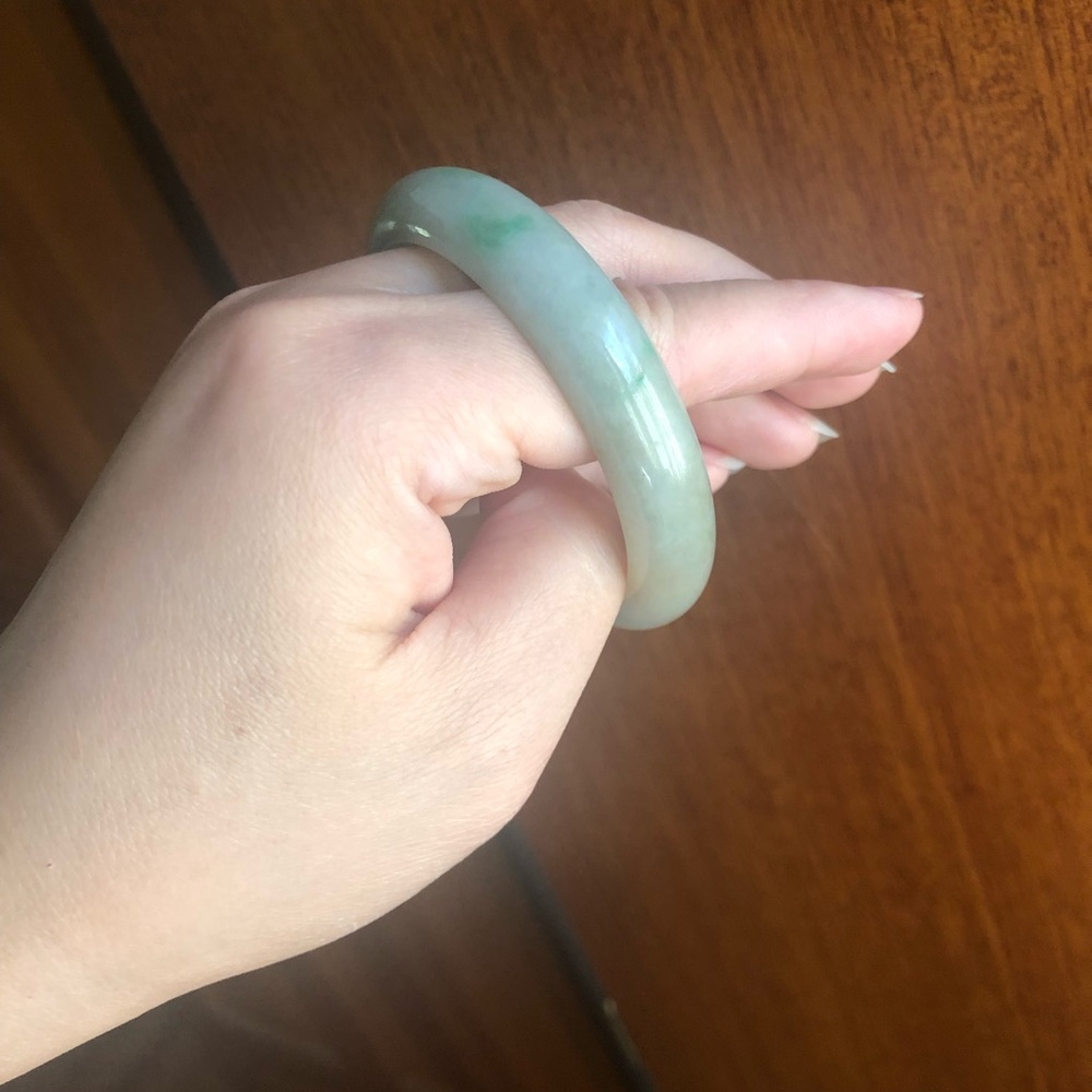 Jade bangle - Picture 15 of 16